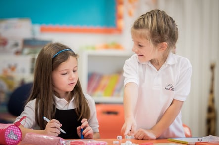 Élèves en primaire à l'école Haut-Lac