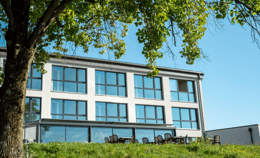 WHY LIVE & STUDY AT A SWISS BOARDING SCHOOL?