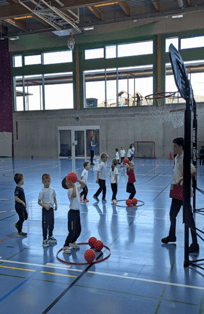Primary sports lesson at Haut-Lac School