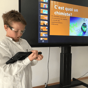 Learning about scientific careers in primary at Haut-Lac School